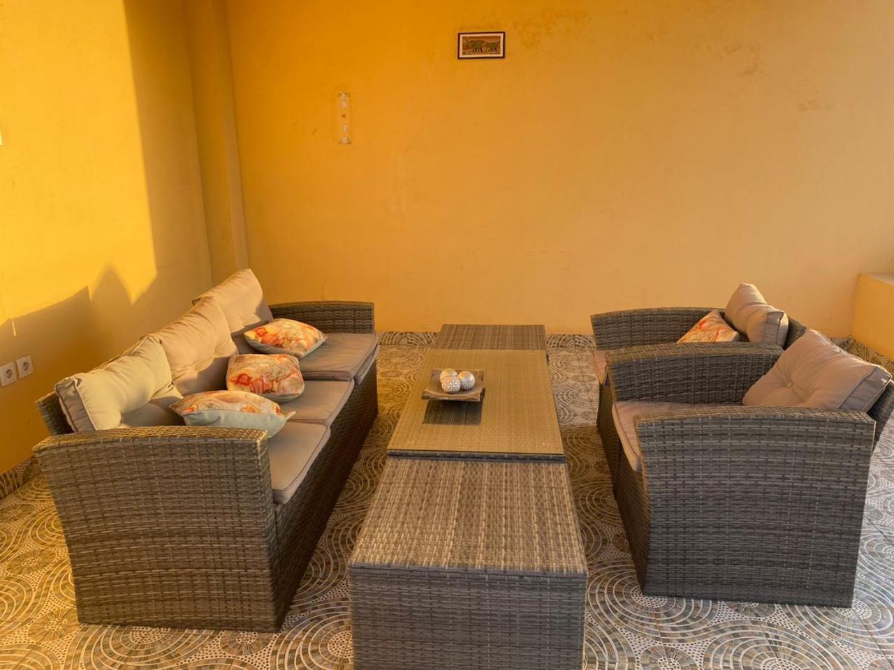Residence Adja Binta Kane Sour Dakar Eksteriør billede